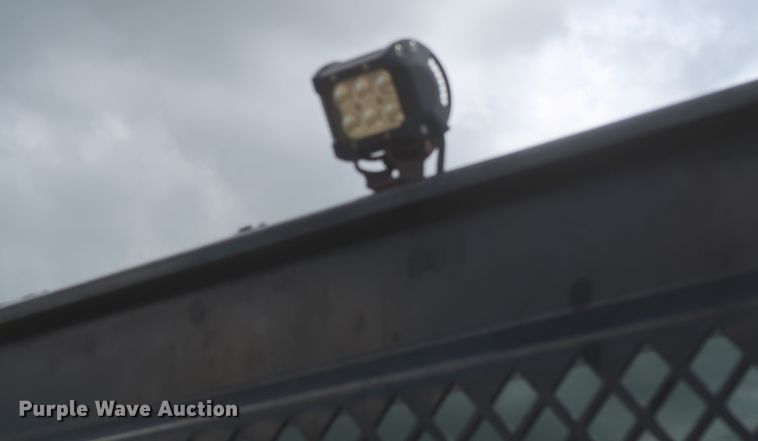 image for item IO9107 2008 Ford F650 Super Duty XL  flatbed truck