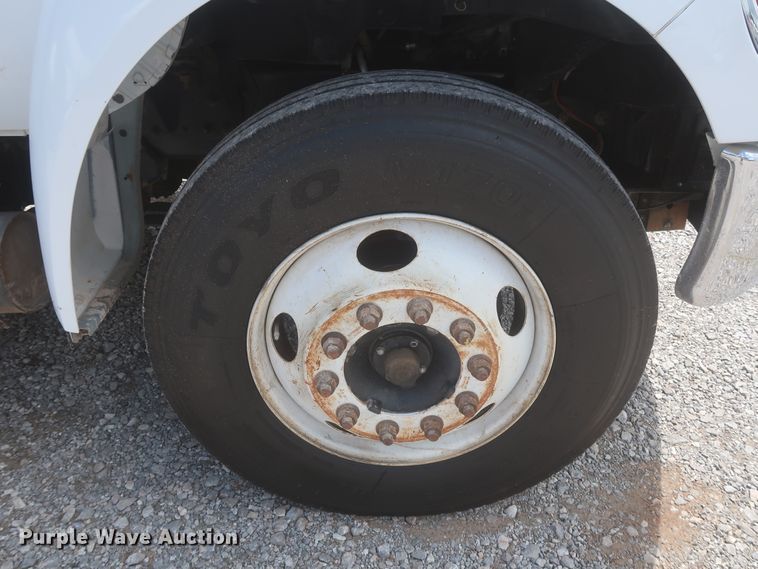 image for item IO9107 2008 Ford F650 Super Duty XL  flatbed truck