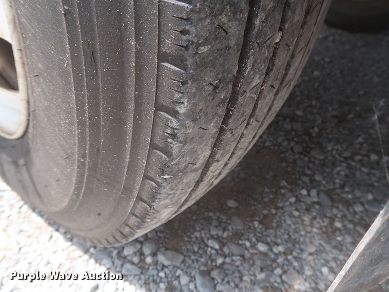 image for item IO9107 2008 Ford F650 Super Duty XL  flatbed truck