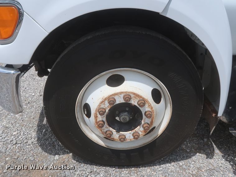 image for item IO9107 2008 Ford F650 Super Duty XL  flatbed truck