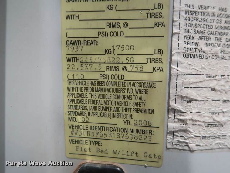 image for item IO9107 2008 Ford F650 Super Duty XL  flatbed truck