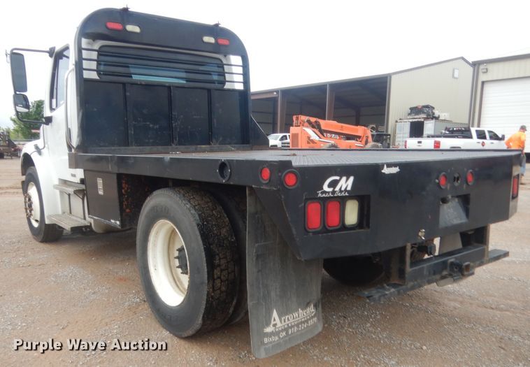 image for item IP9821 2007 Freightliner Business Class M2  flatbed truck