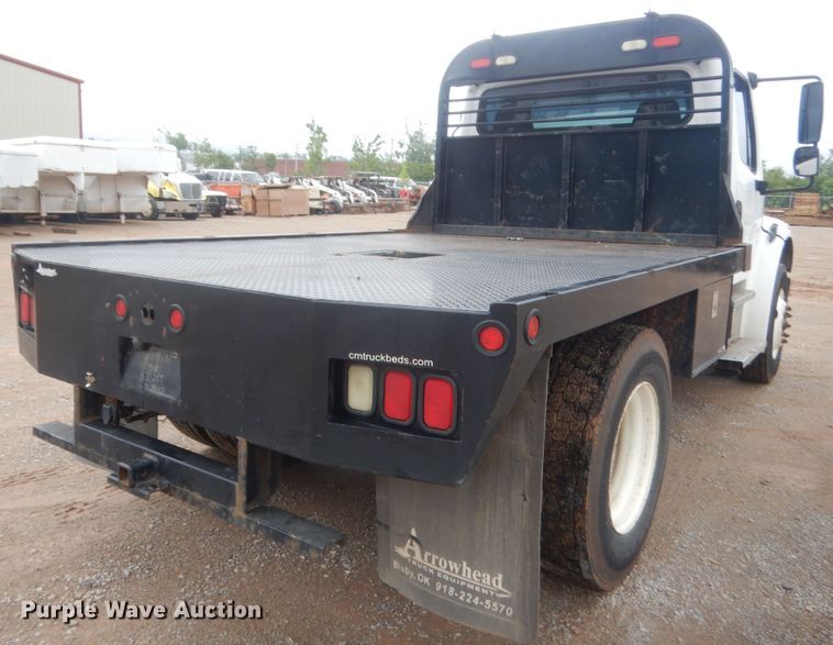 image for item IP9821 2007 Freightliner Business Class M2  flatbed truck