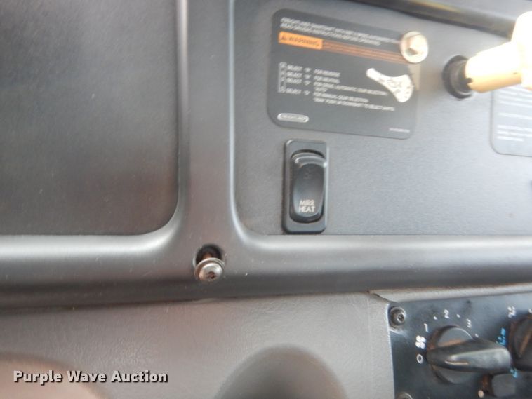 image for item IP9821 2007 Freightliner Business Class M2  flatbed truck