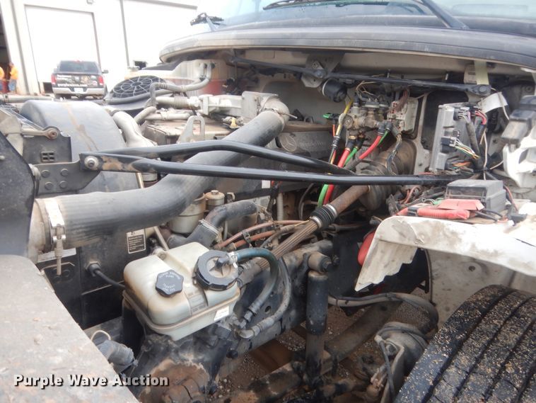 image for item IP9821 2007 Freightliner Business Class M2  flatbed truck