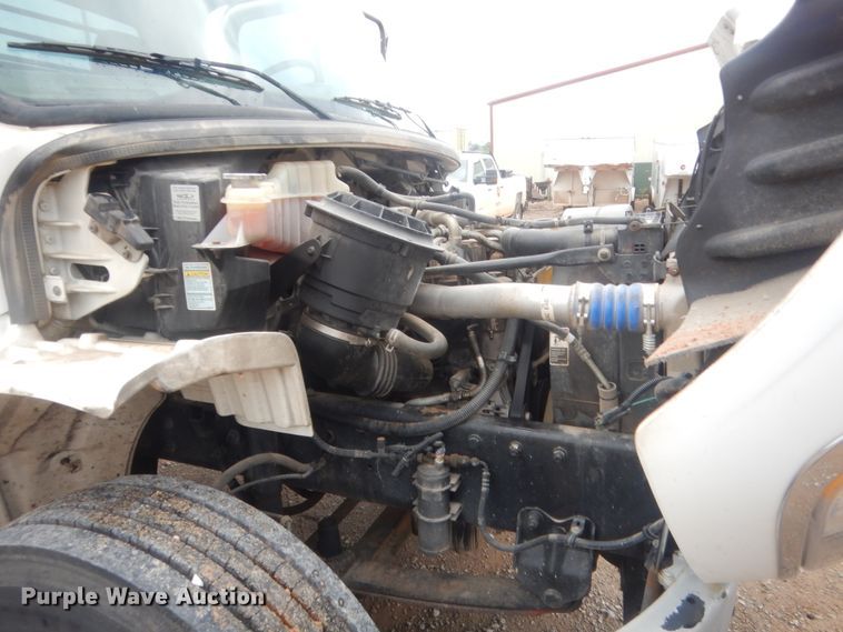 image for item IP9821 2007 Freightliner Business Class M2  flatbed truck