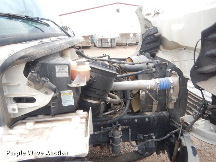 image for item IP9821 2007 Freightliner Business Class M2  flatbed truck