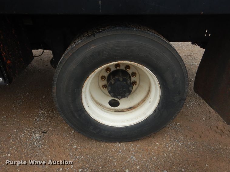 image for item IP9821 2007 Freightliner Business Class M2  flatbed truck