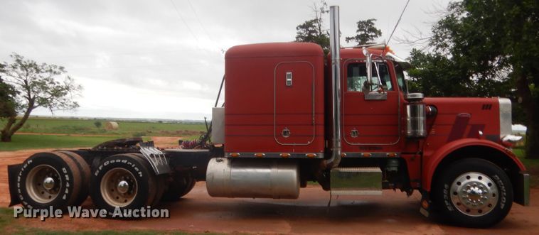 image for item IP9845 1985 Peterbilt 359  semi truck