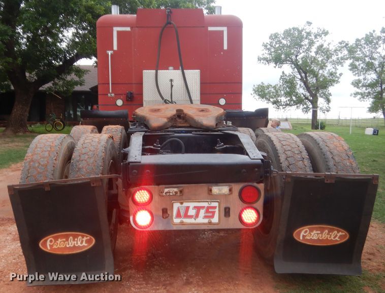 image for item IP9845 1985 Peterbilt 359  semi truck