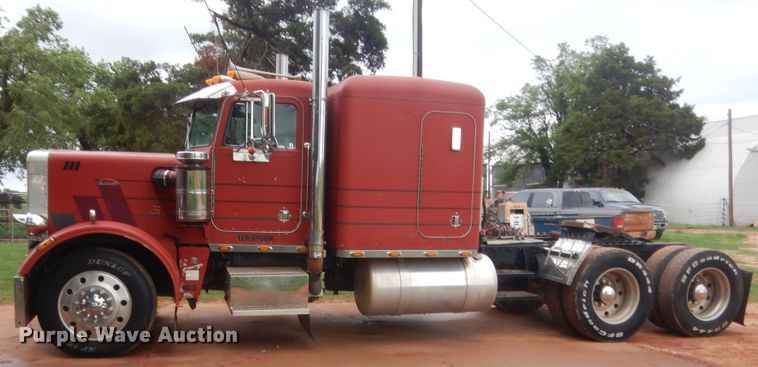 image for item IP9845 1985 Peterbilt 359  semi truck