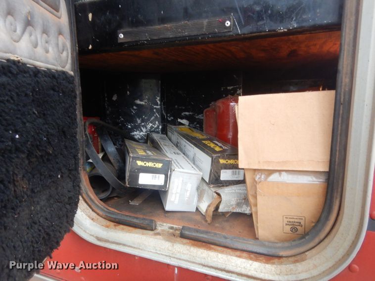 image for item IP9845 1985 Peterbilt 359  semi truck