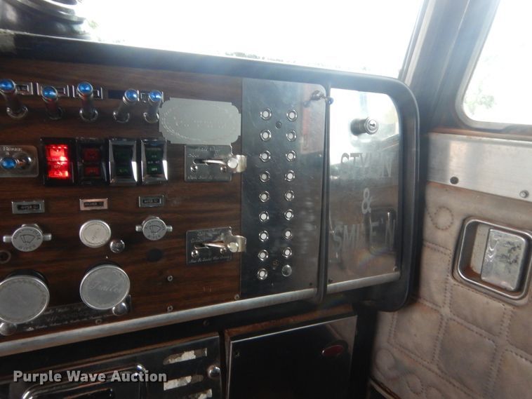 image for item IP9845 1985 Peterbilt 359  semi truck