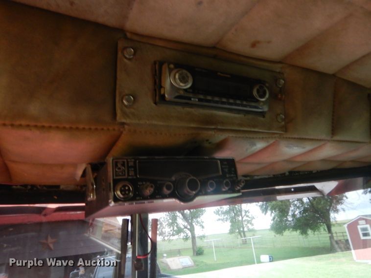 image for item IP9845 1985 Peterbilt 359  semi truck