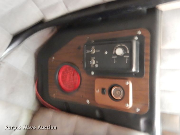 image for item IP9845 1985 Peterbilt 359  semi truck