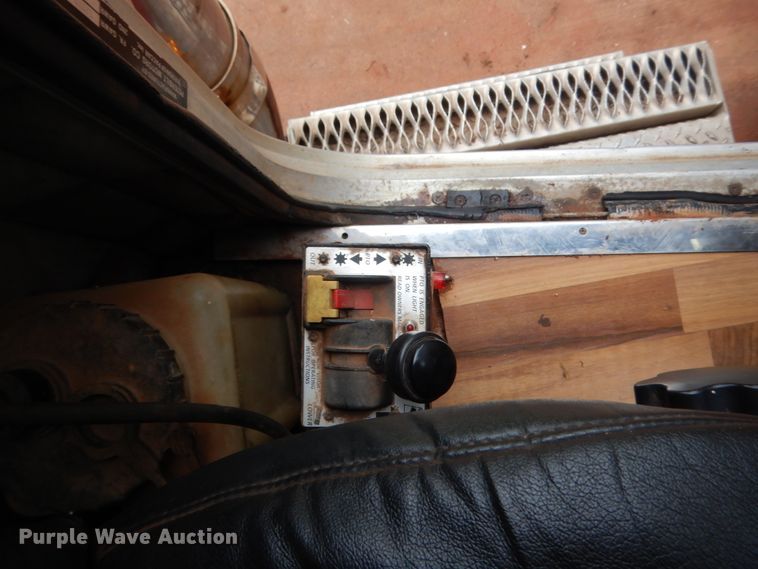 image for item IP9845 1985 Peterbilt 359  semi truck