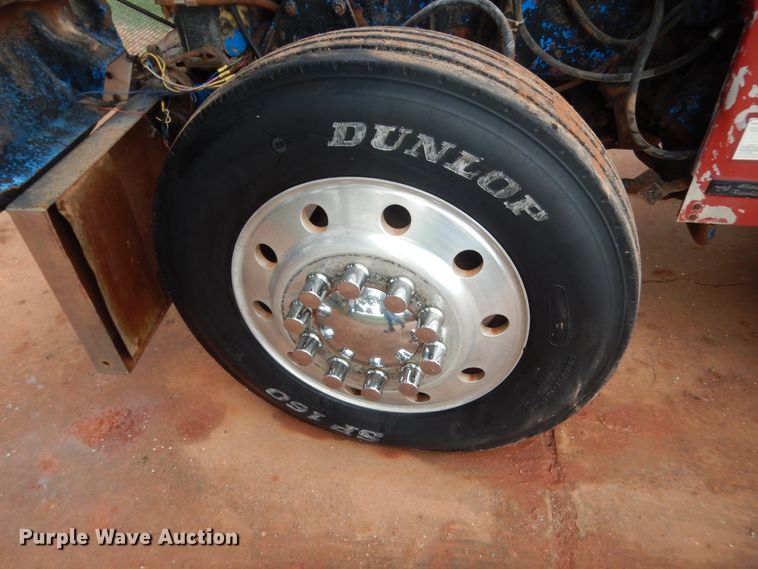 image for item IP9845 1985 Peterbilt 359  semi truck