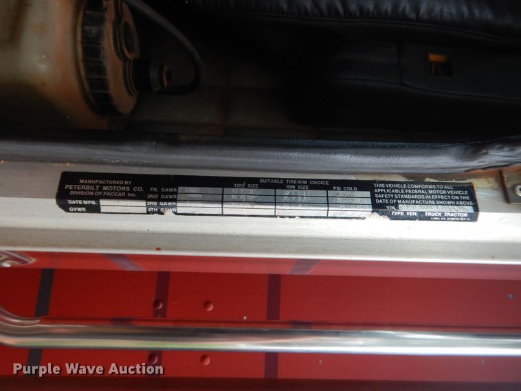 image for item IP9845 1985 Peterbilt 359  semi truck