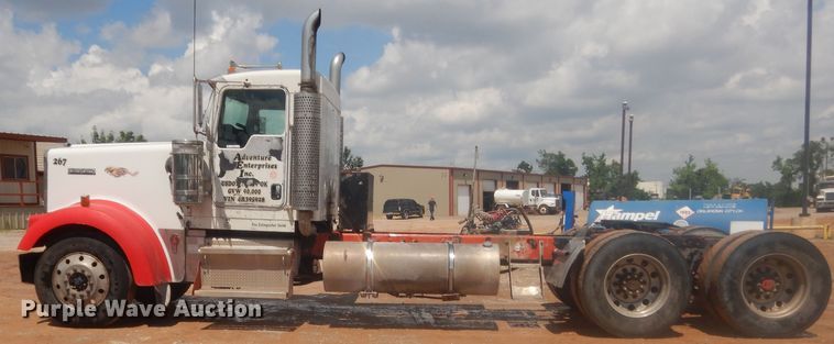 image for item IP9899 2004 Kenworth W900  semi truck