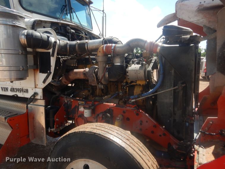 image for item IP9899 2004 Kenworth W900  semi truck