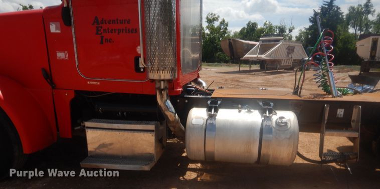 image for item IP9900 2007 Peterbilt 378  semi truck