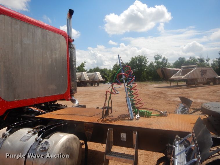 image for item IP9900 2007 Peterbilt 378  semi truck