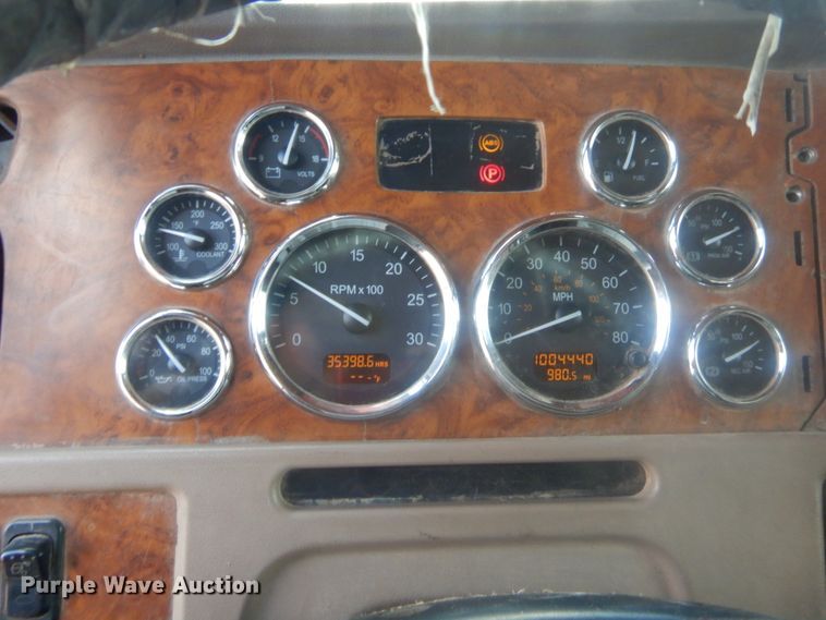 image for item IP9900 2007 Peterbilt 378  semi truck