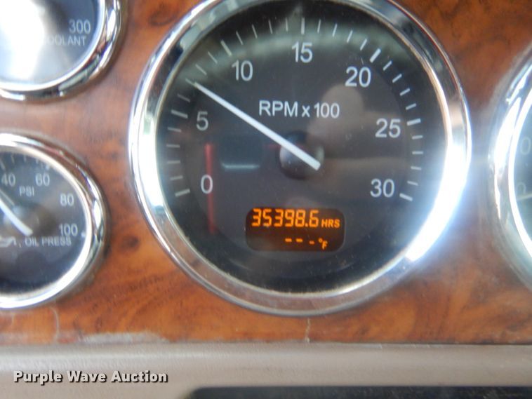 image for item IP9900 2007 Peterbilt 378  semi truck