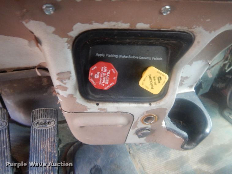 image for item IP9900 2007 Peterbilt 378  semi truck