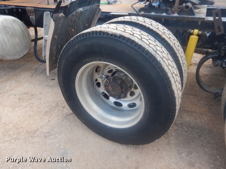 image for item IP9900 2007 Peterbilt 378  semi truck