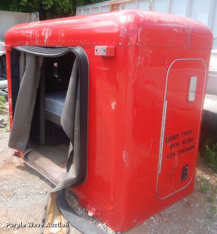 image for item IP9900 2007 Peterbilt 378  semi truck