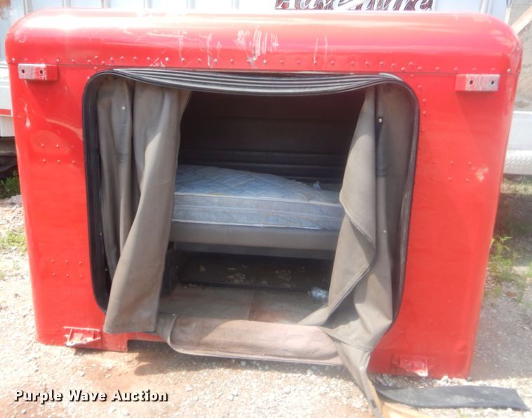 image for item IP9900 2007 Peterbilt 378  semi truck