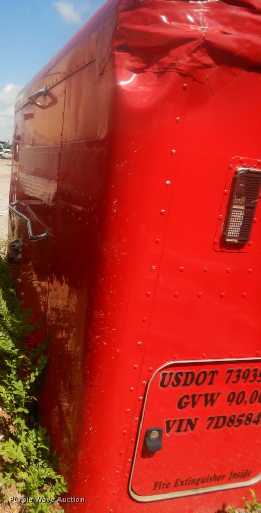 image for item IP9900 2007 Peterbilt 378  semi truck