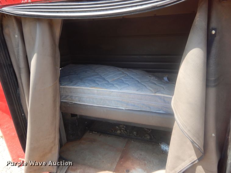 image for item IP9900 2007 Peterbilt 378  semi truck