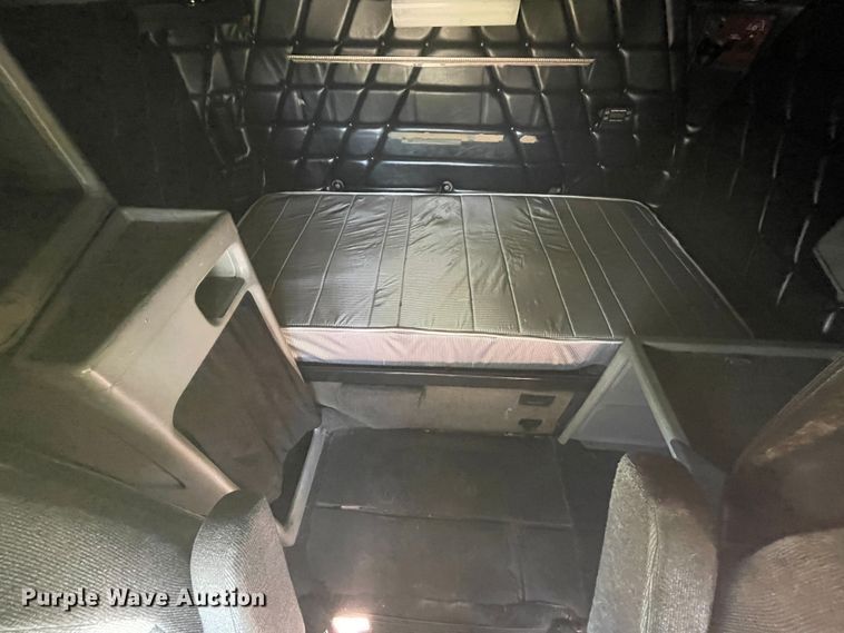 image for item IR9988 2001 Freightliner FLD132 XL Classic  semi truck