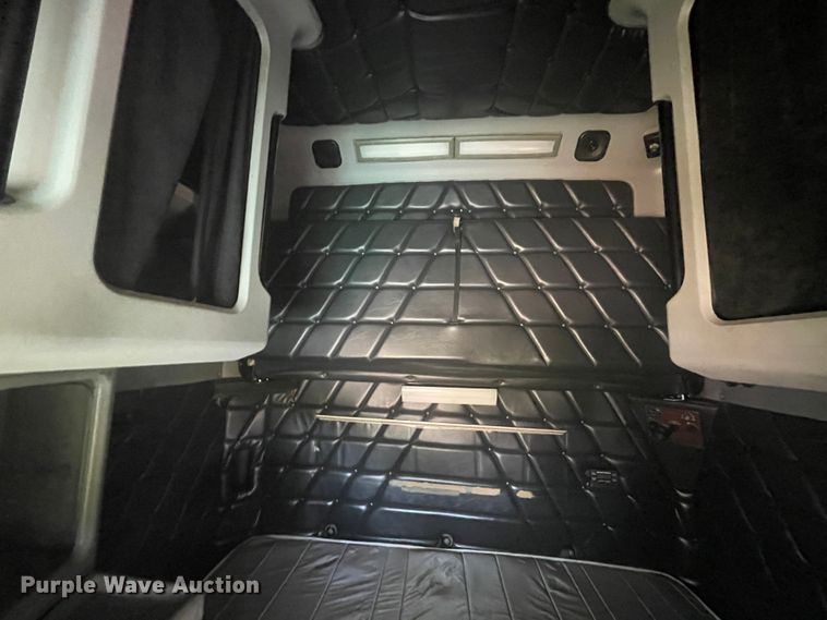 image for item IR9988 2001 Freightliner FLD132 XL Classic  semi truck