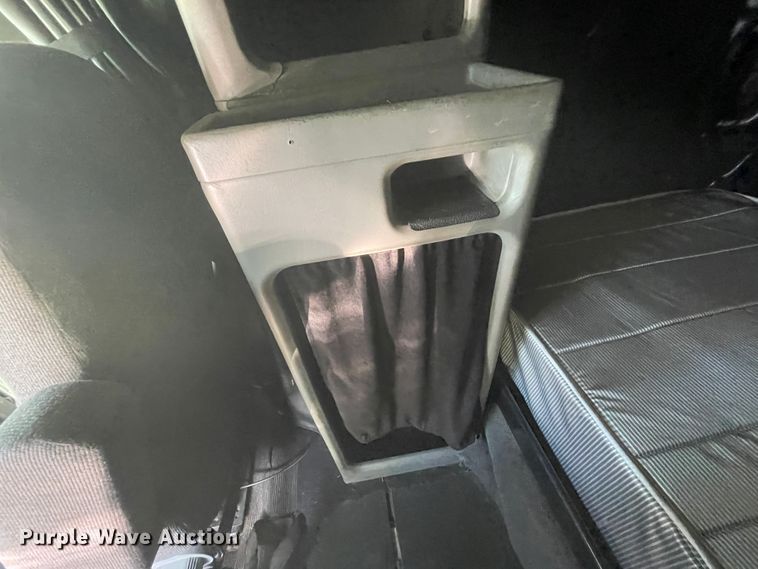 image for item IR9988 2001 Freightliner FLD132 XL Classic  semi truck