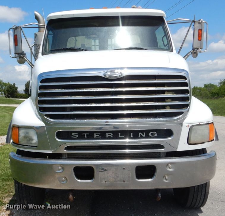 image for item IT9040 2006 Sterling  semi truck