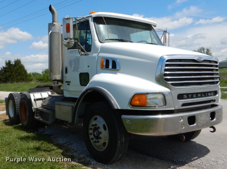 image for item IT9040 2006 Sterling  semi truck