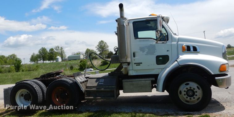 image for item IT9040 2006 Sterling  semi truck