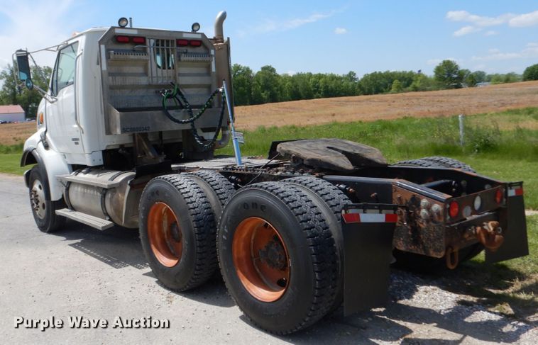image for item IT9040 2006 Sterling  semi truck