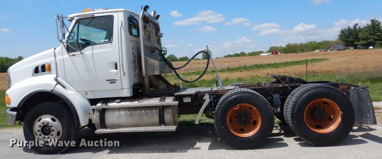 image for item IT9040 2006 Sterling  semi truck