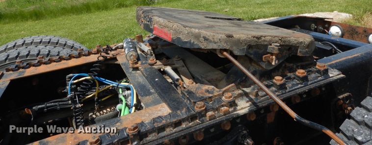 image for item IT9040 2006 Sterling  semi truck