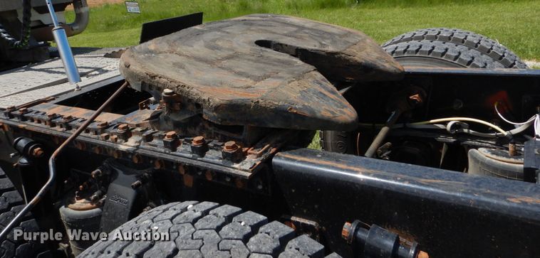 image for item IT9040 2006 Sterling  semi truck