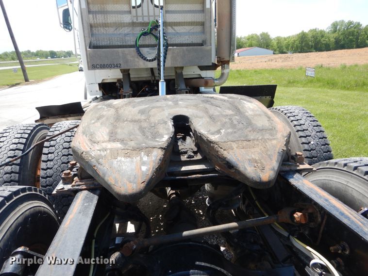 image for item IT9040 2006 Sterling  semi truck