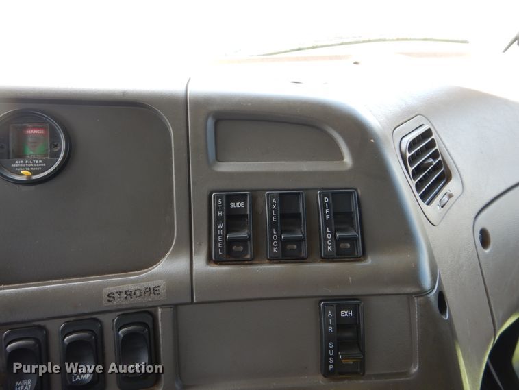 image for item IT9040 2006 Sterling  semi truck