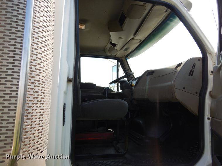 image for item IT9040 2006 Sterling  semi truck