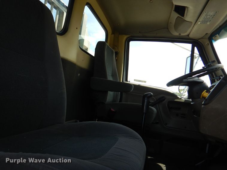 image for item IT9040 2006 Sterling  semi truck