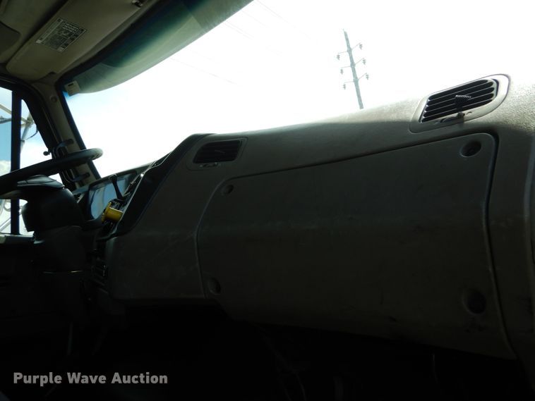 image for item IT9040 2006 Sterling  semi truck