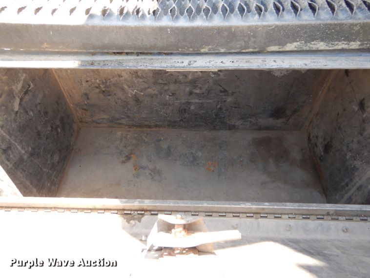 image for item IT9040 2006 Sterling  semi truck